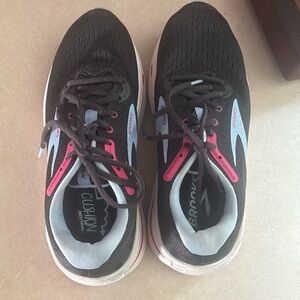 Brooks Ghost Max cushion running shoe